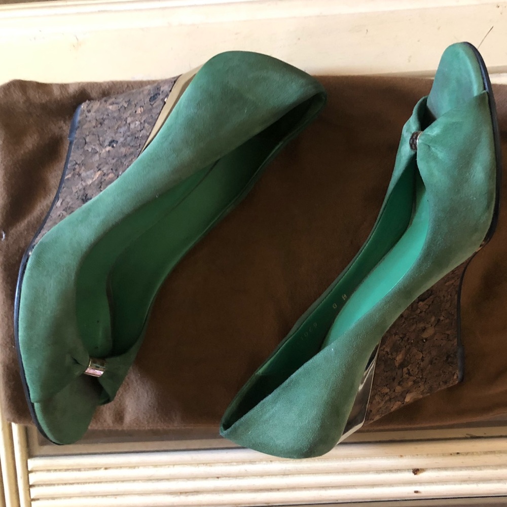 Vintage Gucci Green Suede Peep Toe Wedges